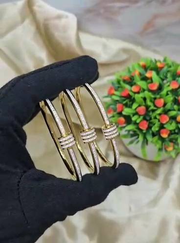 Simple Stone studded antitarnish kada