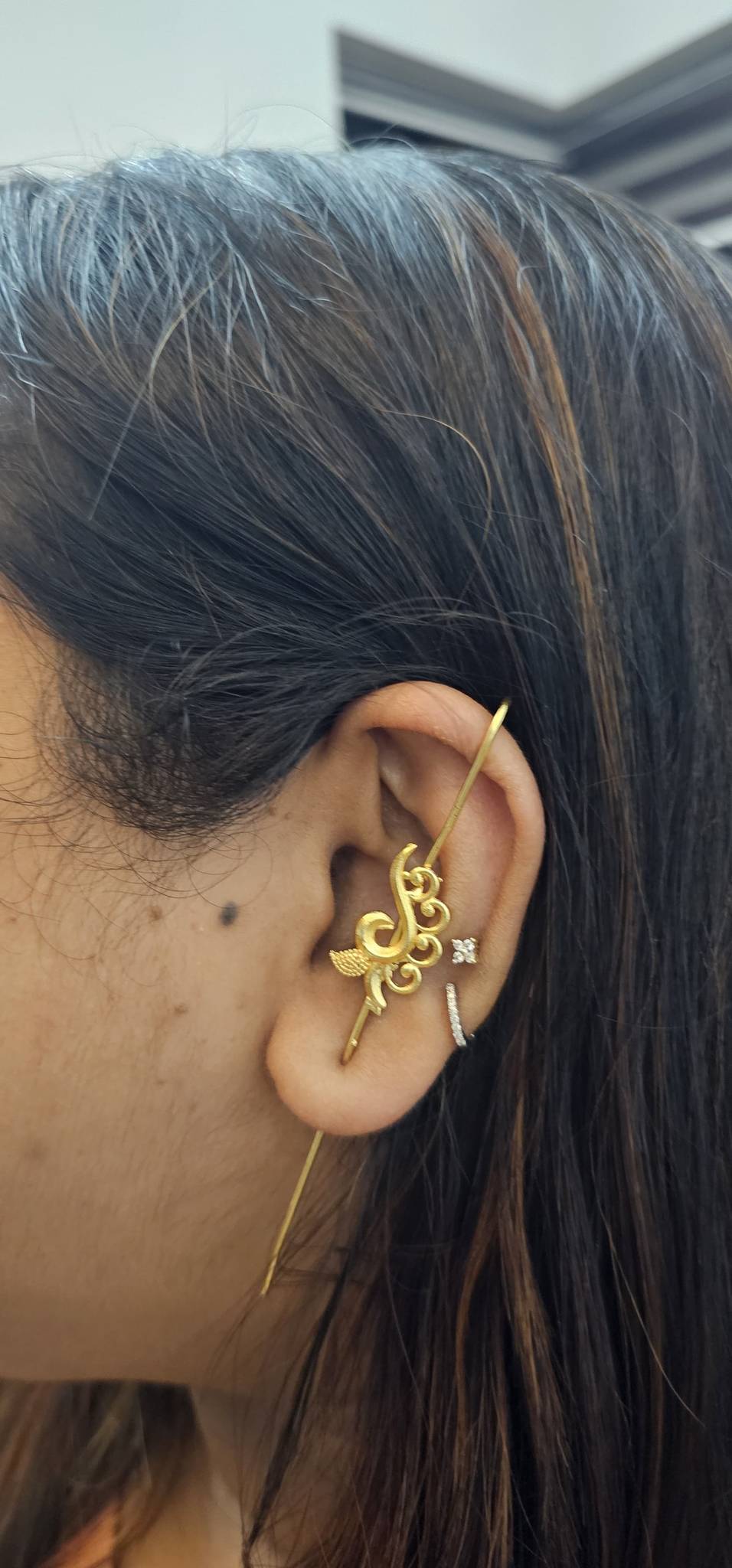 Golden earcuff