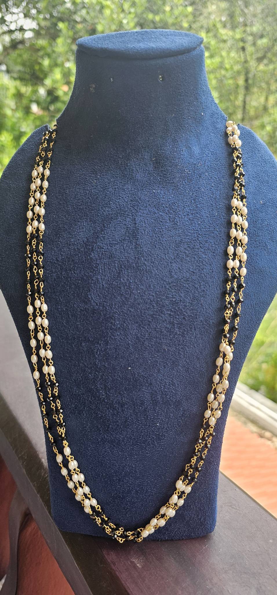 Ebony pearl chain