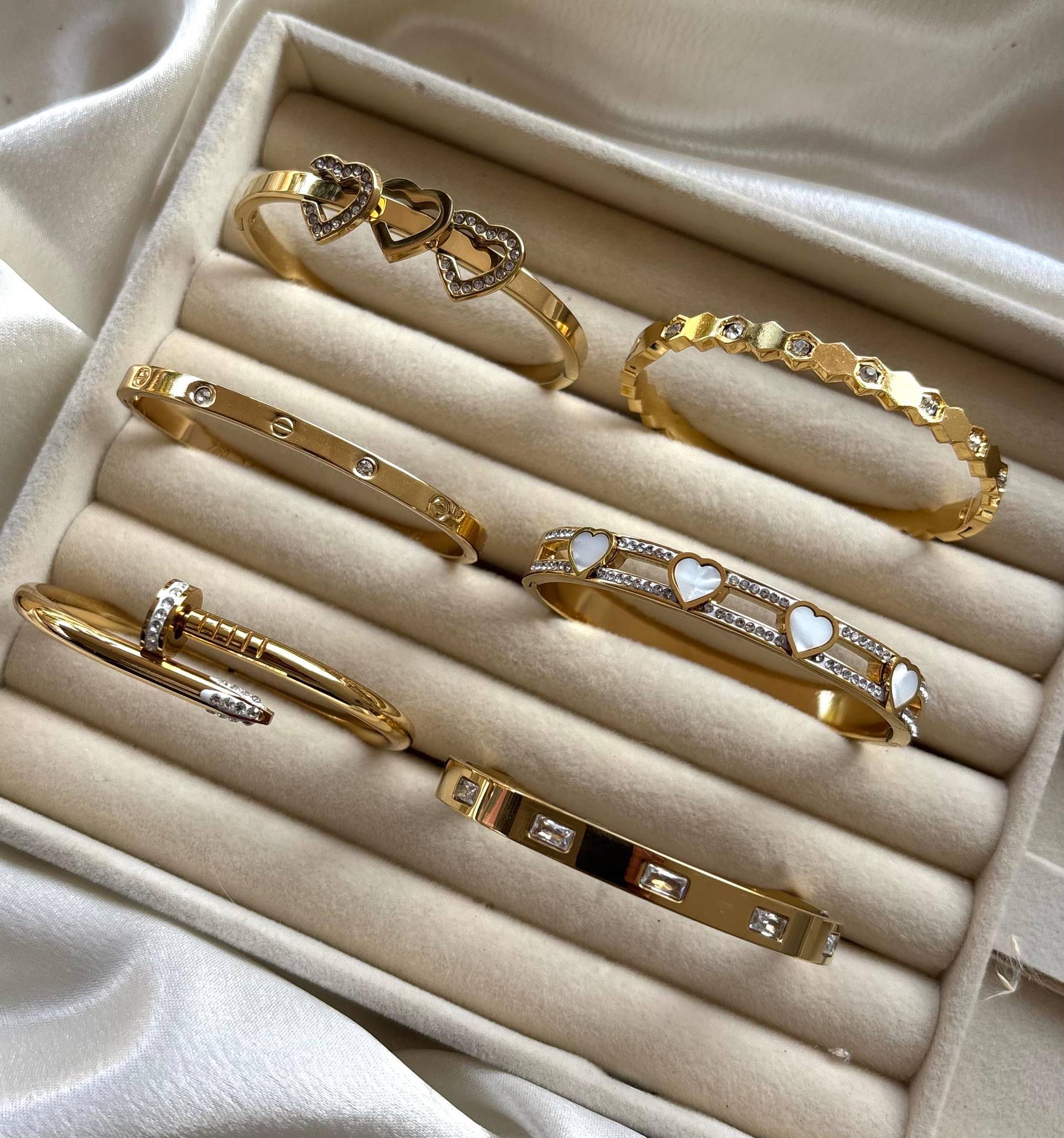 Baby bangle ( 5cm diameter )