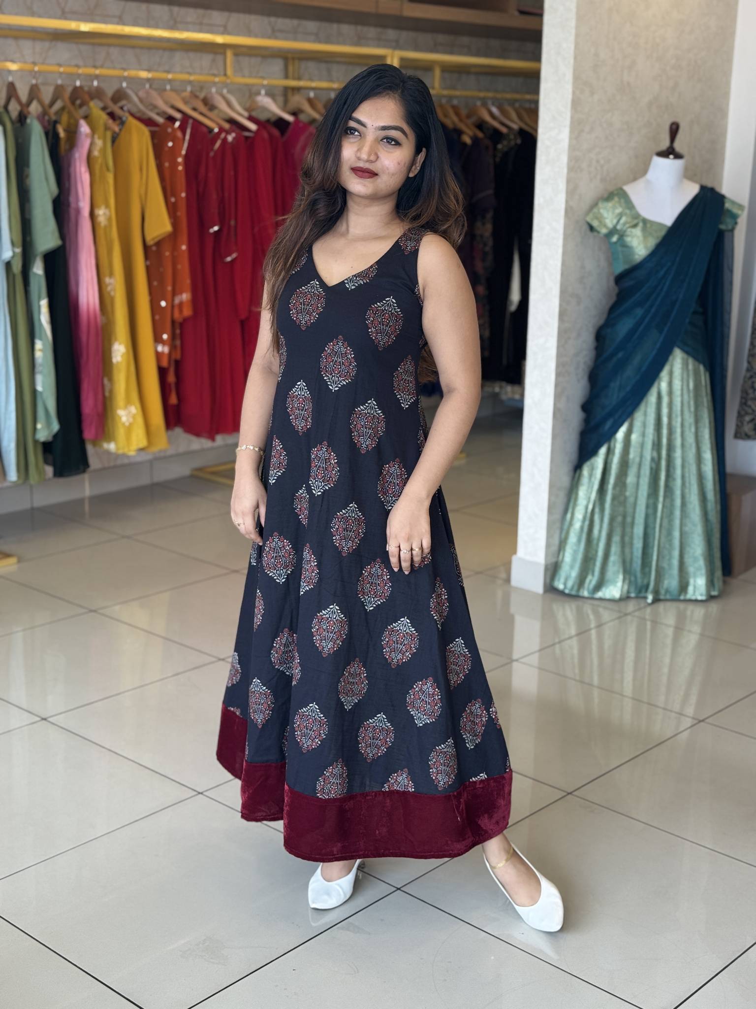 Buy Black floral cotton kurthi with velvet border | Sreesha Design