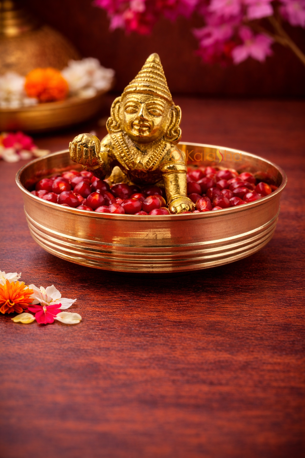 Brass Uruli with Unnikannan & Manjadikuru / Divine Kerala Decor Set – Polished Brass Uruli with Krishna & Red Lucky Seeds